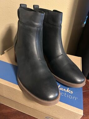 Clarks Womens Lileigh Charm Black Leather Casual  Boots Shoes Size 8.5